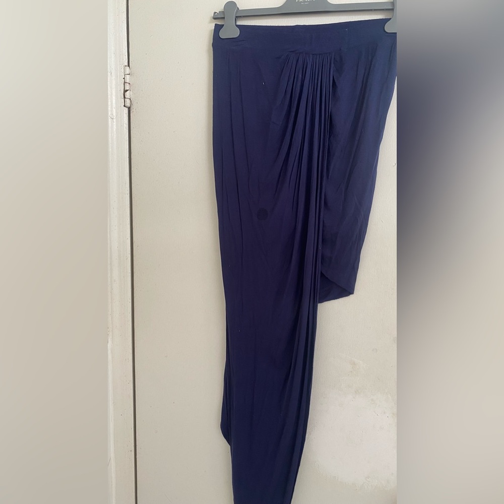 Navy blue skirt has spot on the skirt size Medium